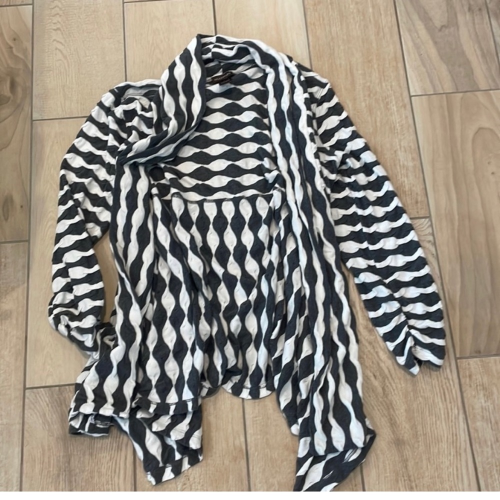 ISO Multiples Cream and Black Cardigan